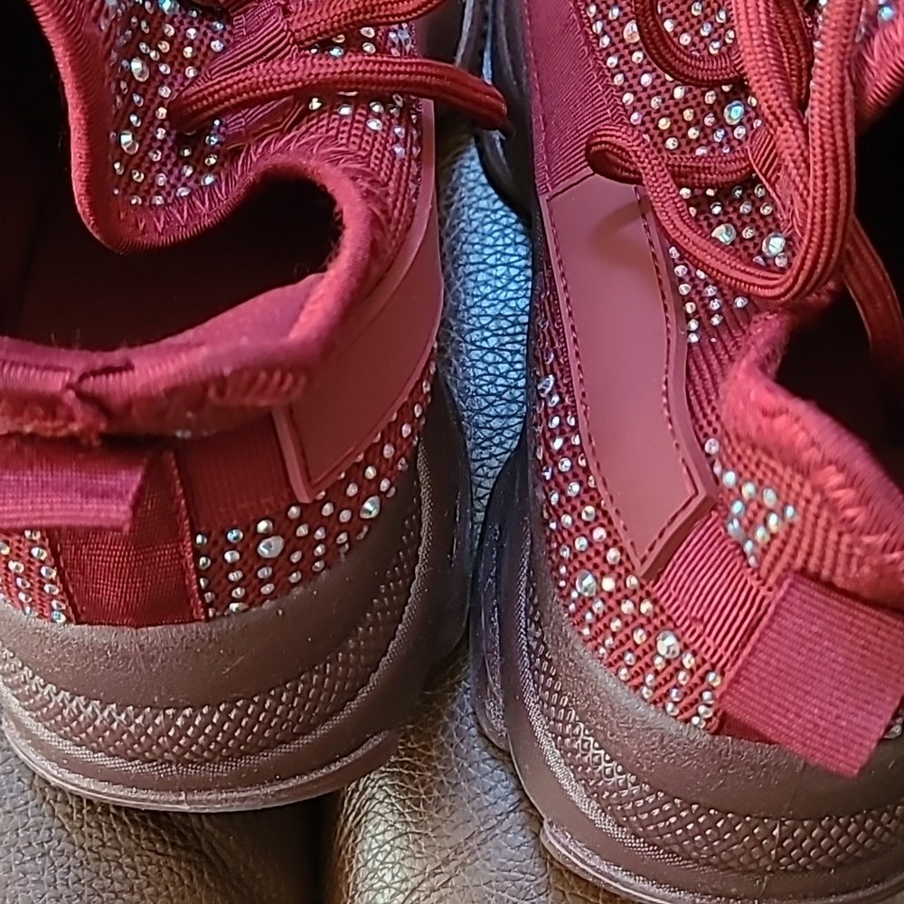 New never worn casual shoes - Picture 5 of 7